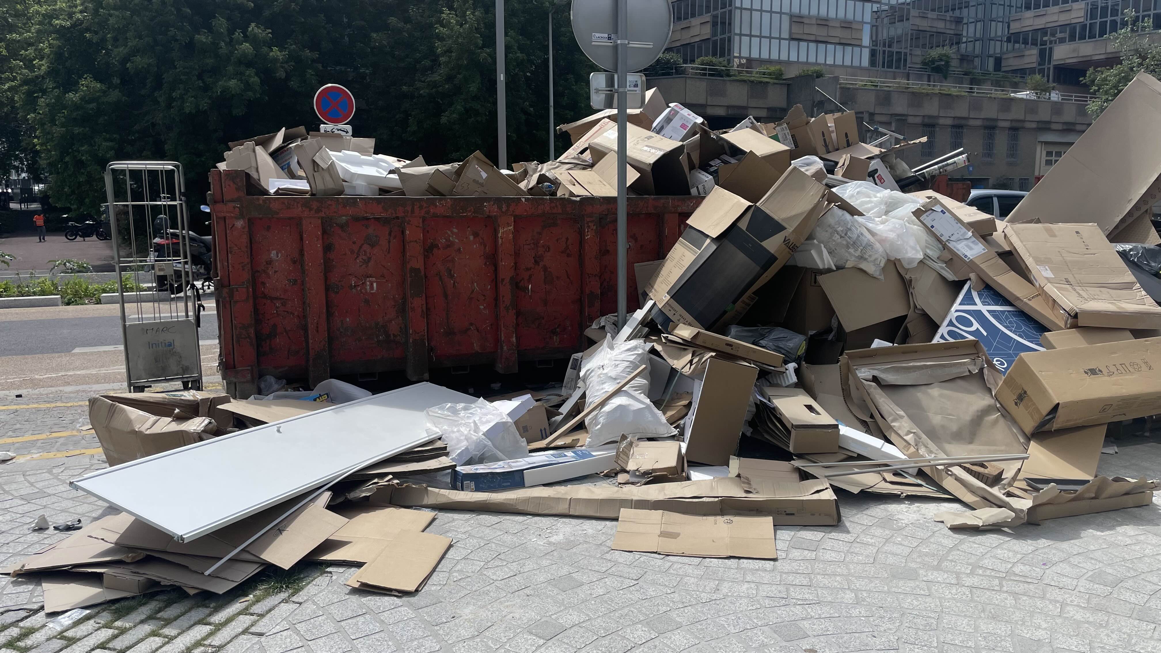 Collecte de déchets DIB pour artisans et entreprises